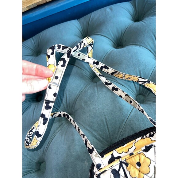 Vera Bradley Floral quilted wallet-crossbody- wristlet - Picture 9 of 9